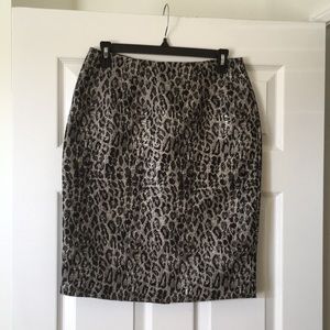 New Sunny Leigh size 4 animal print dressy pencil skirt.